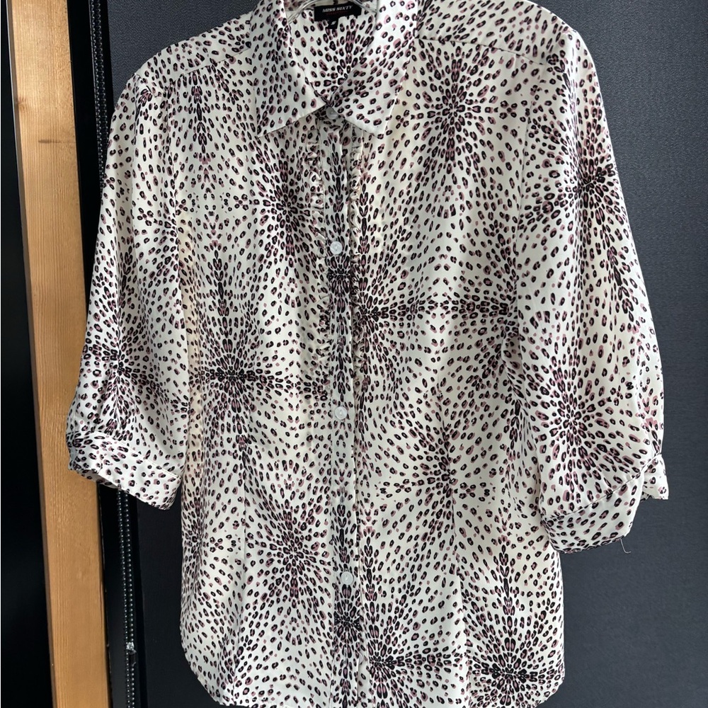 Stylish Black and White Women's